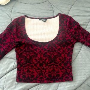 Long sleeve crop top beautiful pattern F21 size S